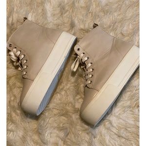 Platform shoes with laces